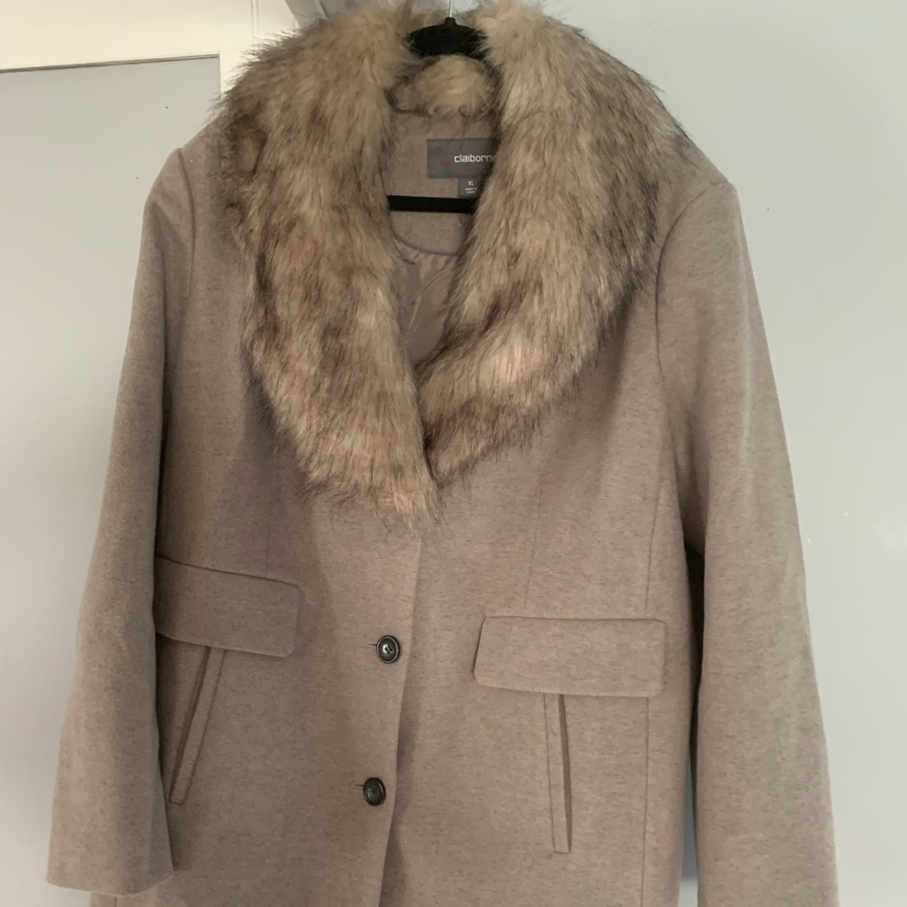 COPY - Liz Claiborne light tan wool coat with faux fur removal collar. Never wo…